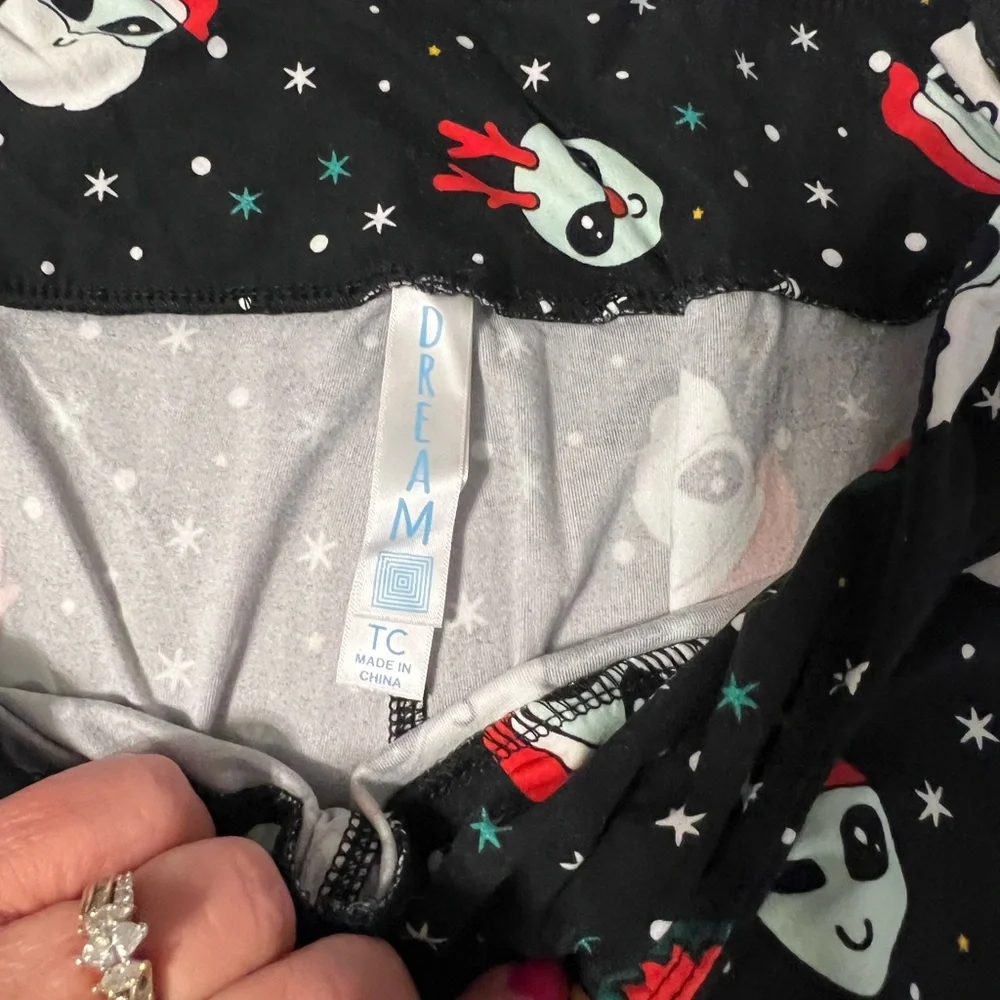 4 pair Christmas lularoe leggings - Picture 6 of 12